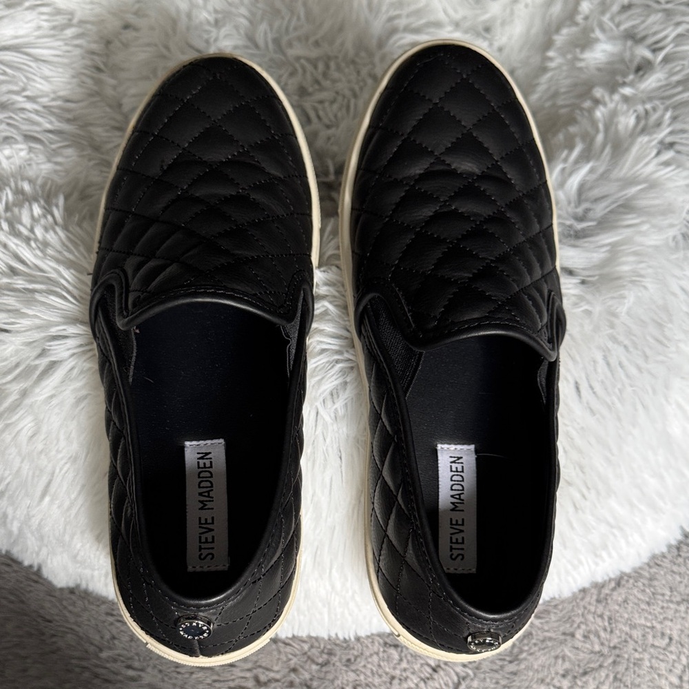 Steve Madden Black Quilted Sneakers